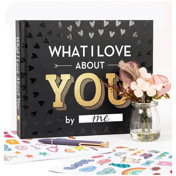 'What I Love About You' Book for Valentine’s Day, anniversaries, thoughtful gift - Picture 2 of 4